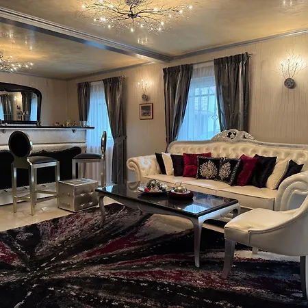 Lily Rose Bed & Breakfast *