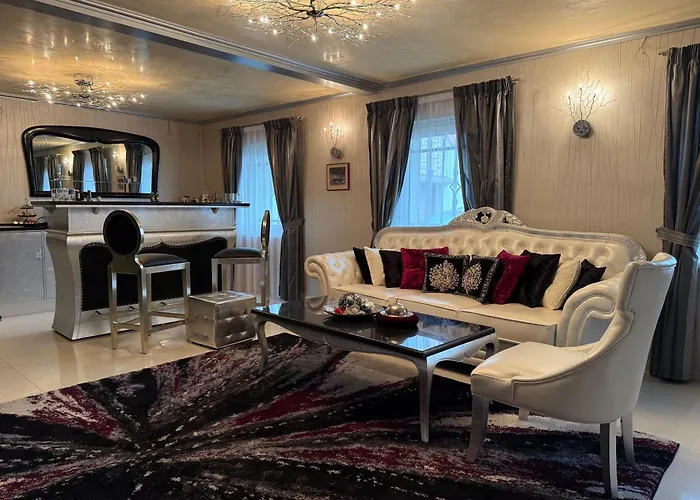 Lily Rose Bed & Breakfast *